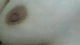 女朋友從曬黑的雞巴吮吸暨