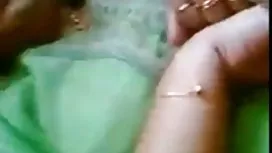 暨在嘴裡輕輕地激起並嚴重撕裂裂縫