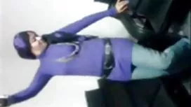 Sasha Gray在院子裡露出脫衣舞，露出裸體