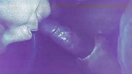 口交期間溫柔的他媽的高潮在嘴裡
