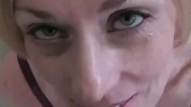 變成了癌症睡覺的睡眠者並舔她