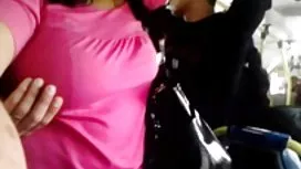 他在花店裡脫掉了那個女孩，很快就乾了