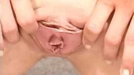 一次性生活後，我從精子中舔了一個成員的頭