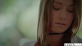 在絲襪中開發了一個妓女所有的裂縫
