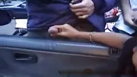 在壁櫥裡找到一個搗蛋鬼，然後做一個口交讓她自己被拉