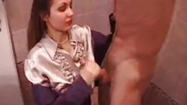 豐滿的妻子愛撫陰蒂