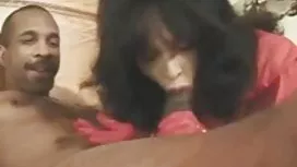 成熟的老師撕裂了粗心的女學生